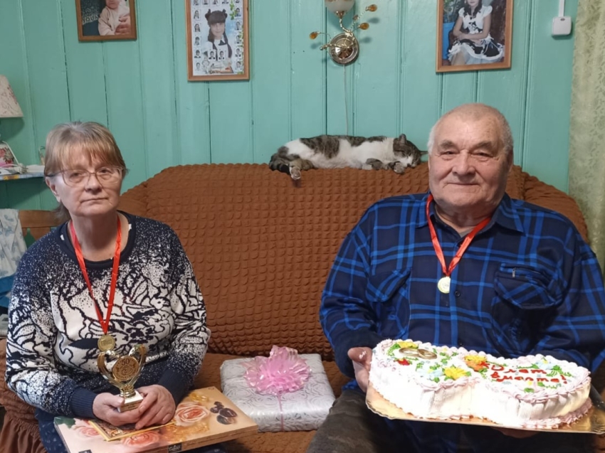 Пятьдесят лет совместной жизни отметили супруги из Кыры